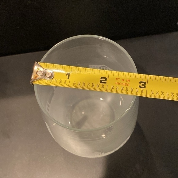 Uncommon Goods etched skyline wine glass - Washington DC - Picture 9 of 11